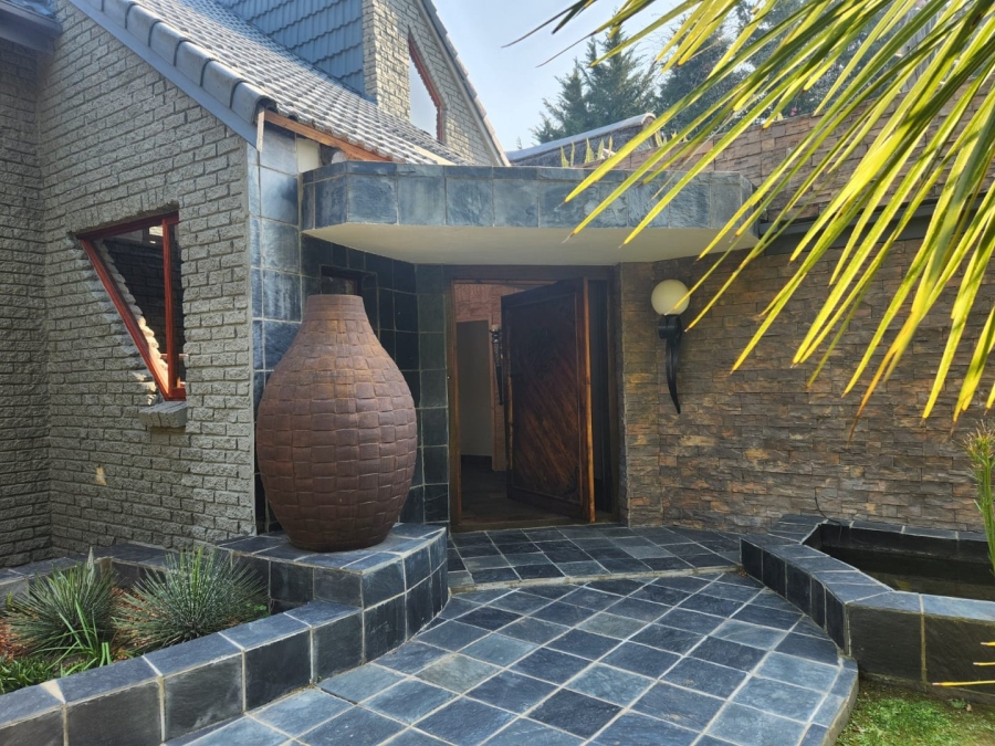 5 Bedroom Property for Sale in Fernridge Western Cape